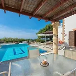 Villa Pefki Villa *