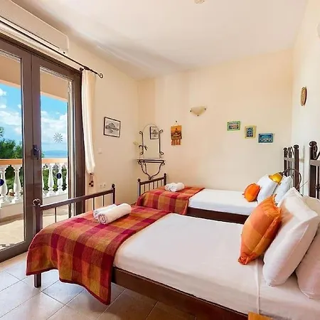 Villa Pefki *